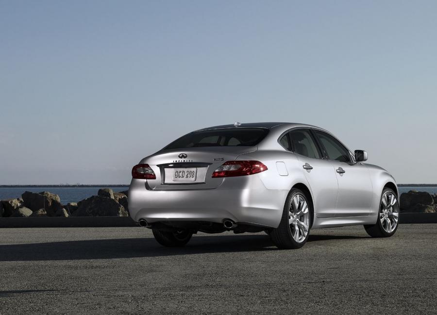  Infiniti M37 S 2011 года  (фото 31 из 33)
